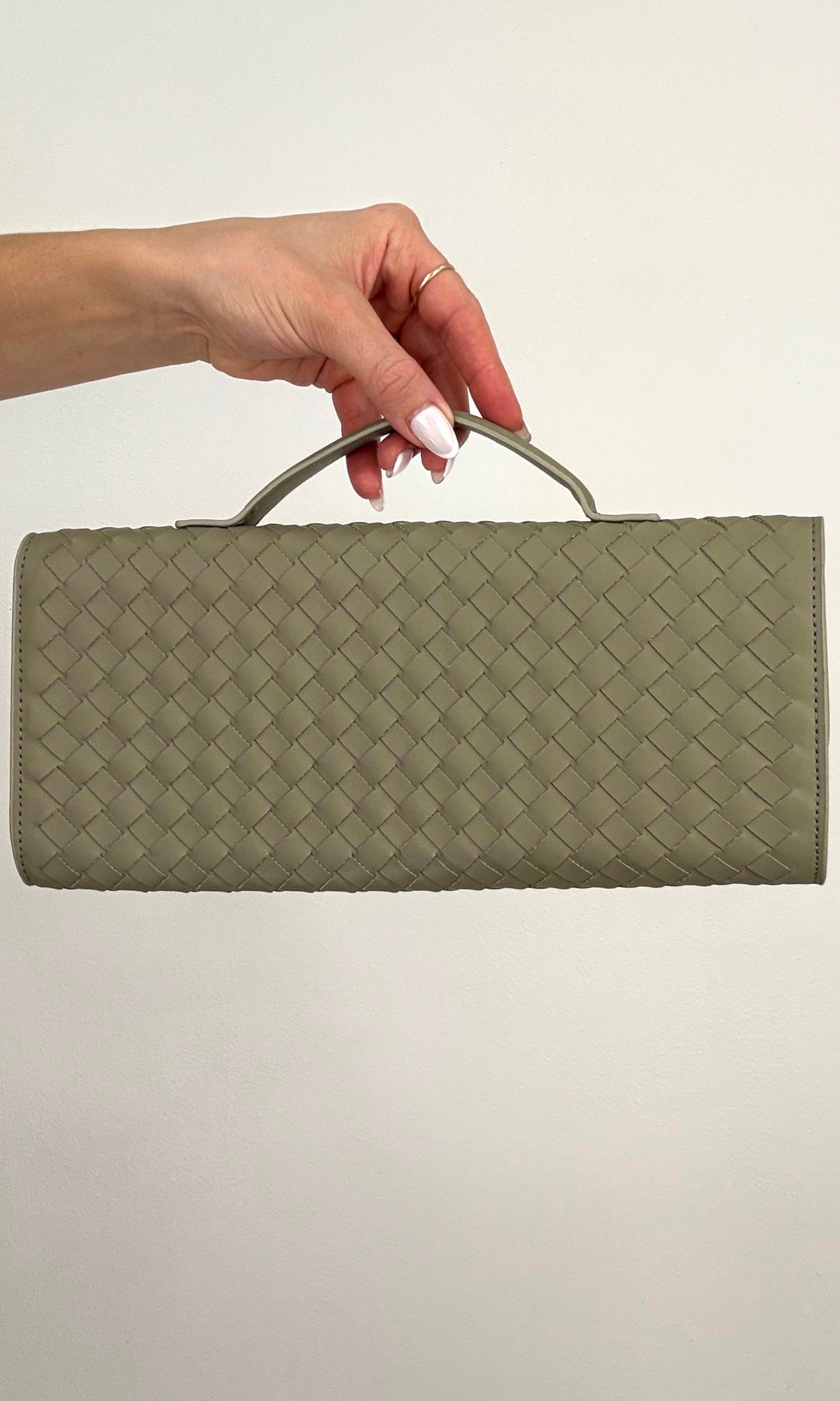 WOVEN CLUTCH (SAGE)