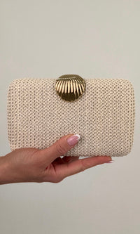 SEASHELL WEAVE CLUTCH (IVORY)
