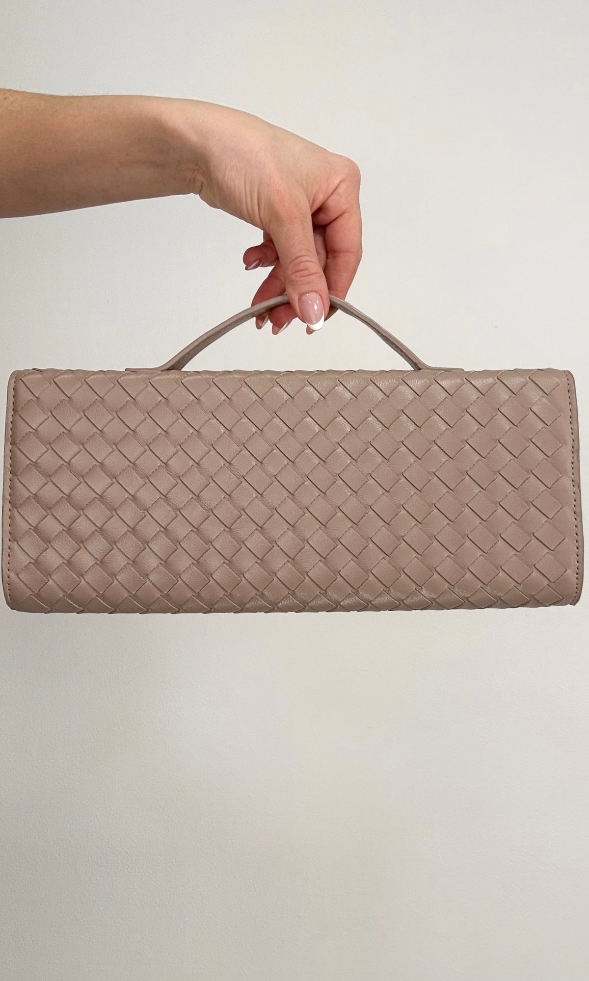 WOVEN CLUTCH (BEIGE)