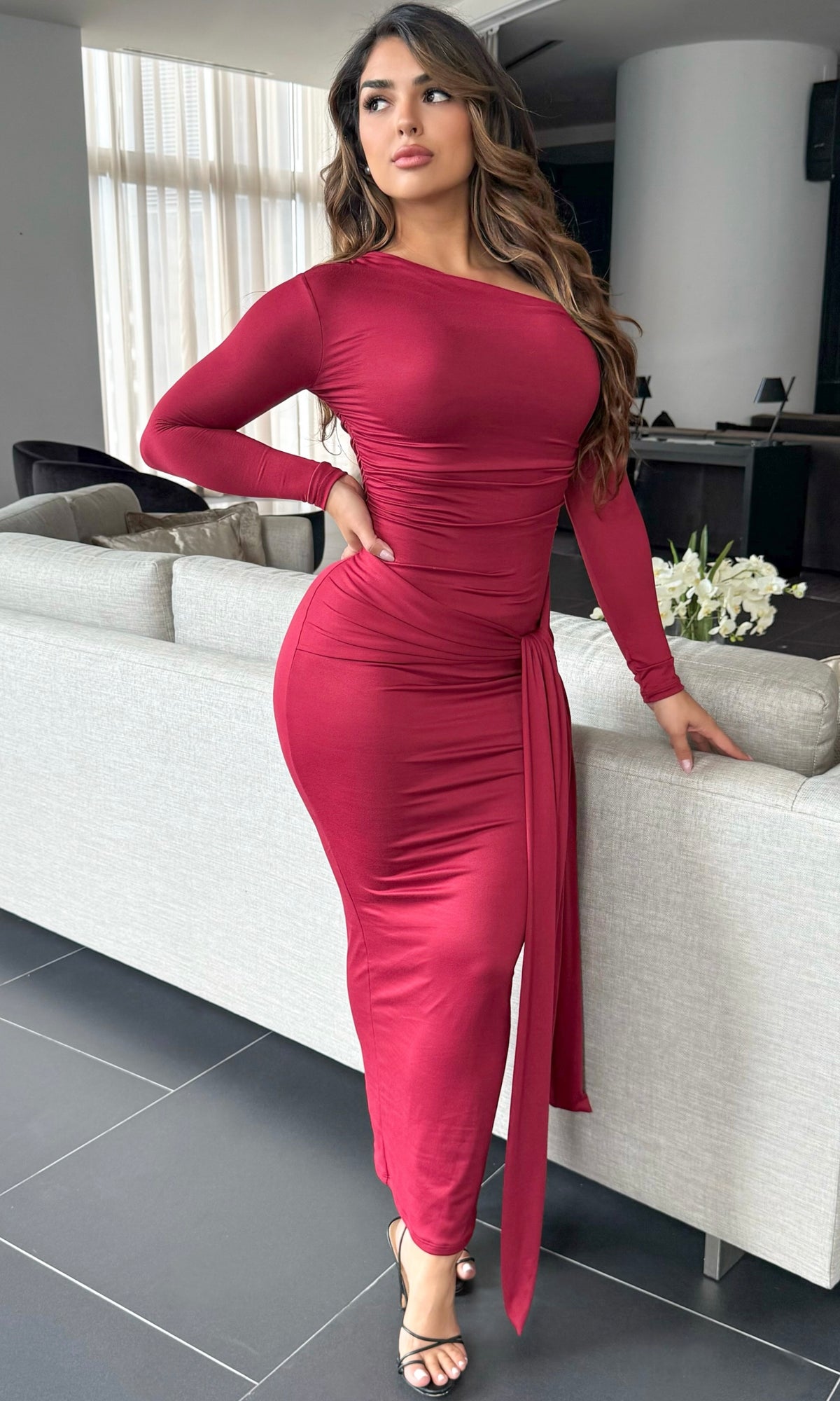 AURORA ELEGANT MAXI DRESS (BURGUNDY)